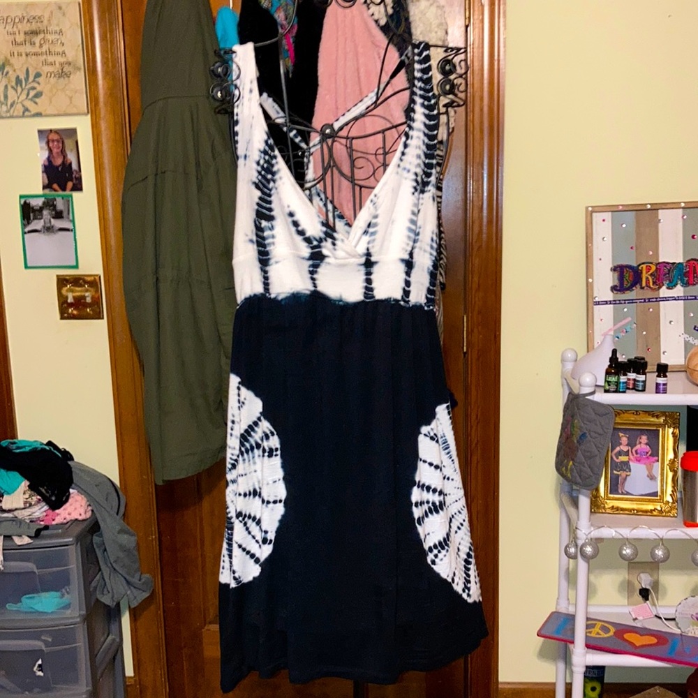 Ocean Blue Size Women’s Medium